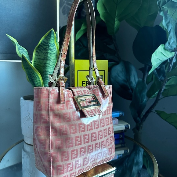 Fendi Zucchino Pink Shoulder Bag - Picture 2 of 10